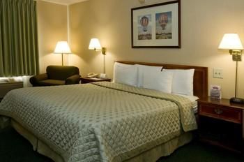 Meadowlands Plaza Hotel 3*