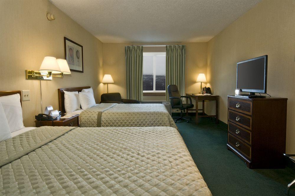 Meadowlands Plaza 3* Secaucus