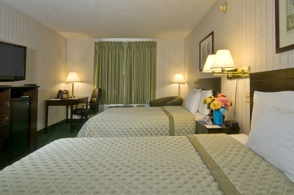 Meadowlands Plaza 3* Secaucus
